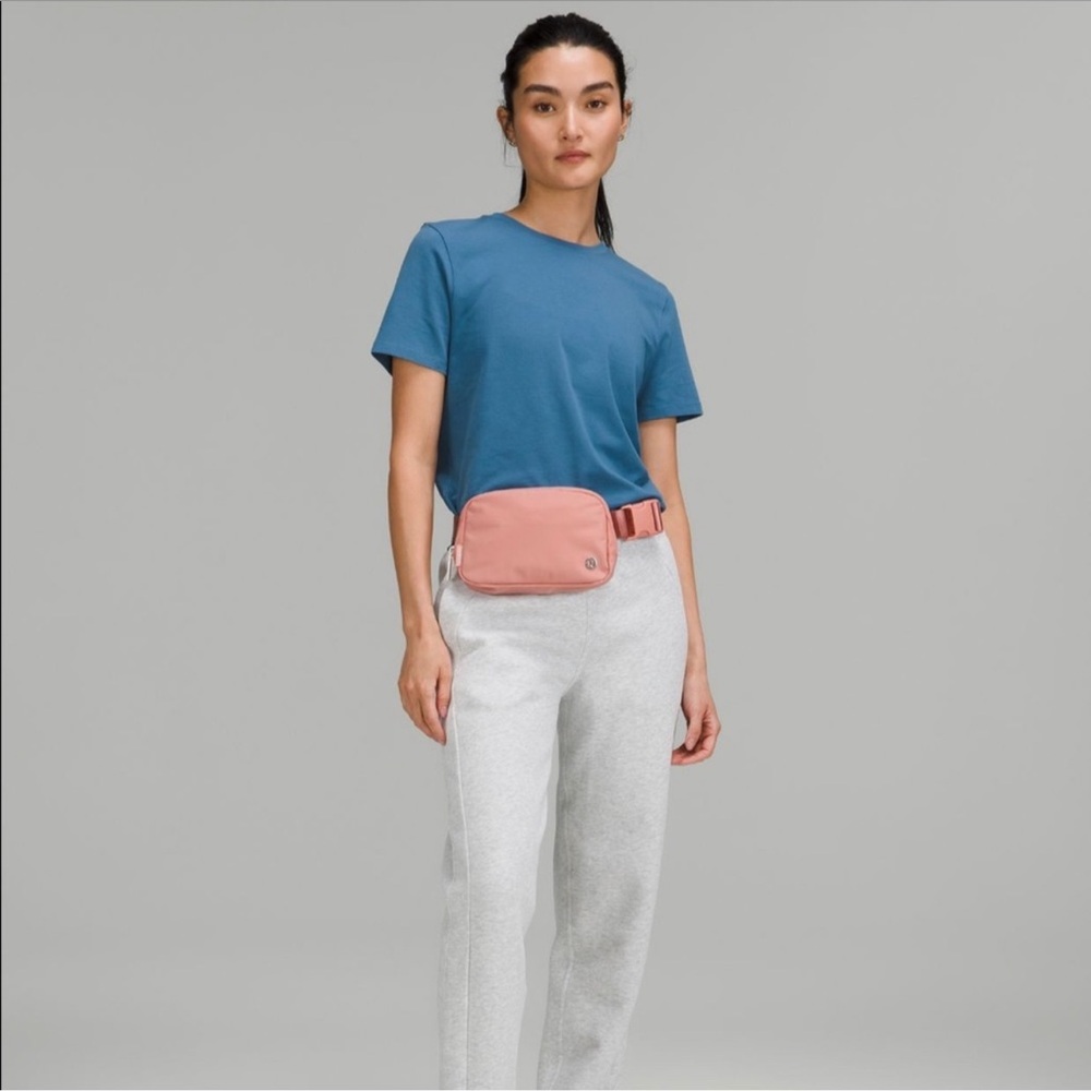 lululemon Everywhere EXTENDED STRAP 1L Belt Bag Pink Pastel OS Brand New NWT